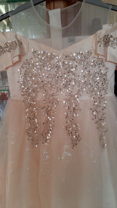 Нарядное платье для девочки