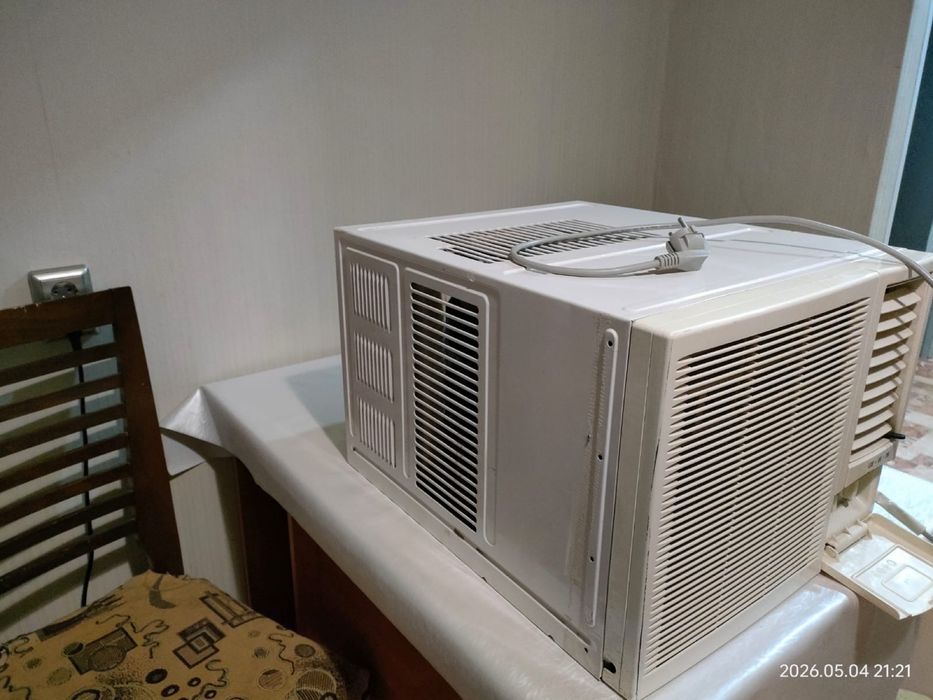 Оконный кондиционер “Midea”
