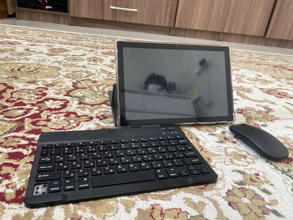 Планшет классный+клавитура+мышка