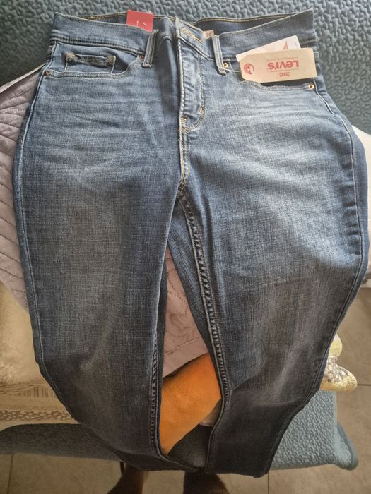 Levi's. 311 shaping skinny