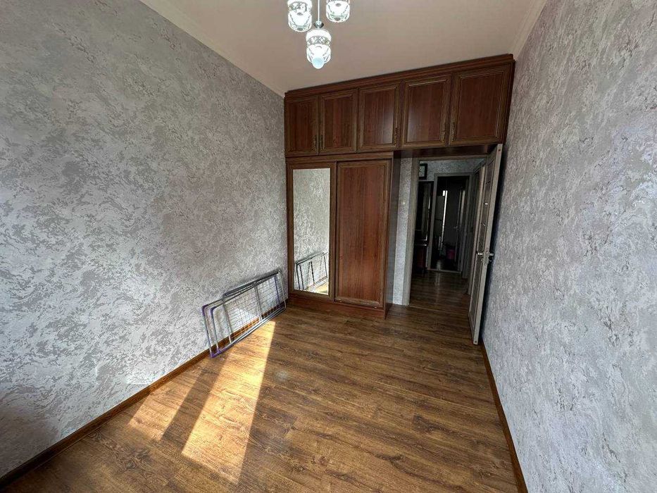 Продаётся Чиланзар 11 квартал Шухрат перекресток 4/4/5 с ремонтом !