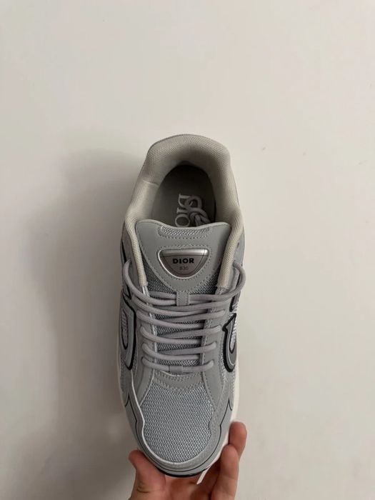 vand Dior b30 noi