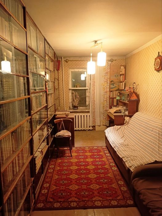 Продаю 3/2/4,болкон 2х6, кирпич! Массив Ялангач, ор-р ЭКО базар !