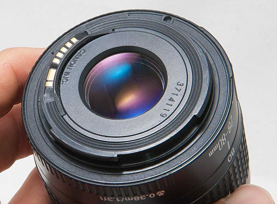 Canon EOS EF 28-80mm f/3.5-5.6 II obiectiv film