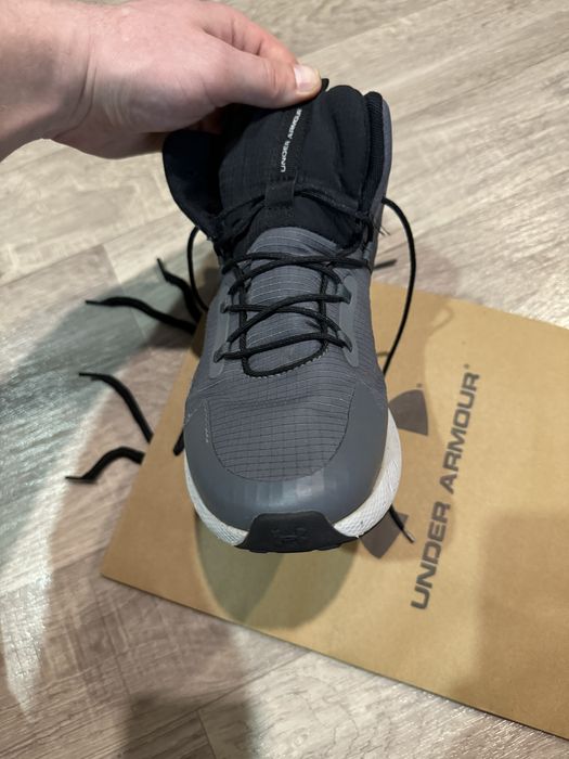 Under Armour обувь в хорошем состоянии