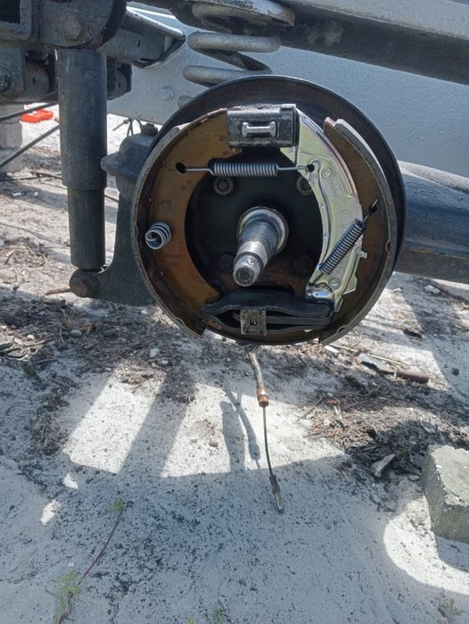 Vand platforma cu doua punti de 2t dimensiuni 3.3 x 1,65