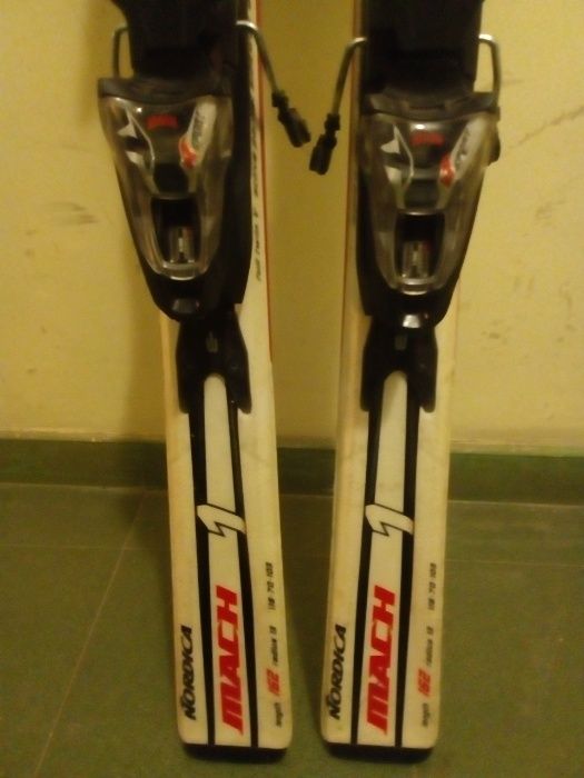 Ски Nordica 1, договаряне