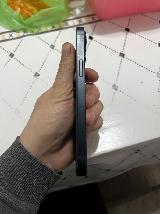 Айфон 13 продам 128гб с каробкой