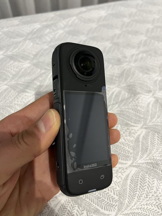 Insta360 X4 Adventure Bundle, full box