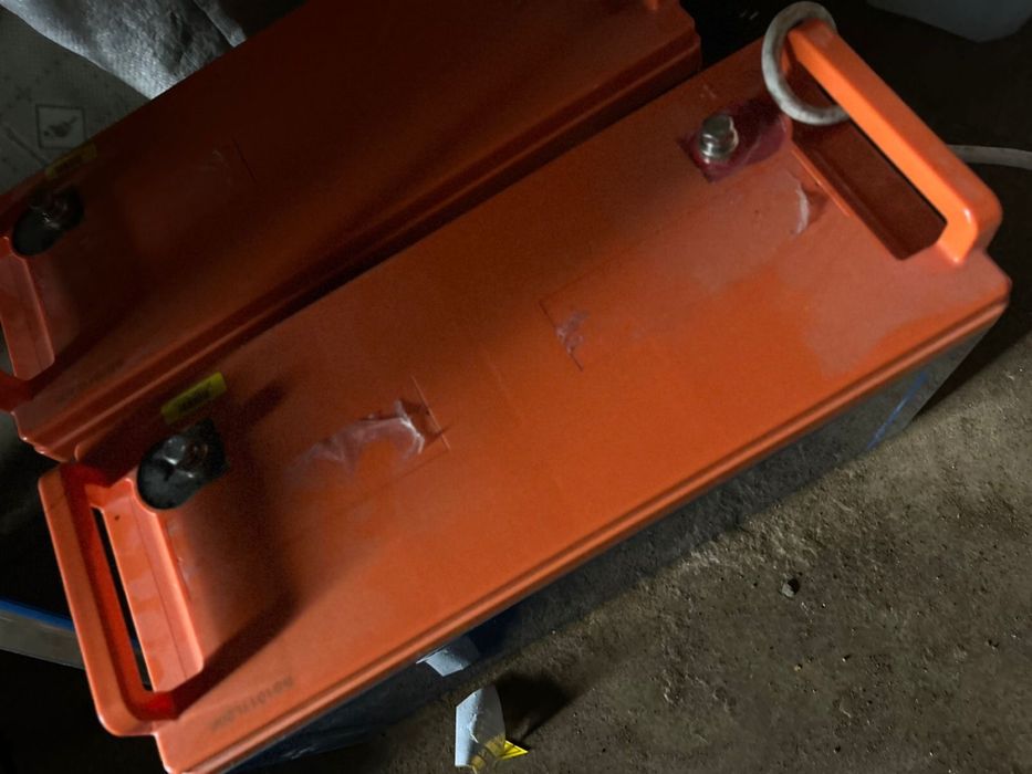 Источник безберебойного питания SVC