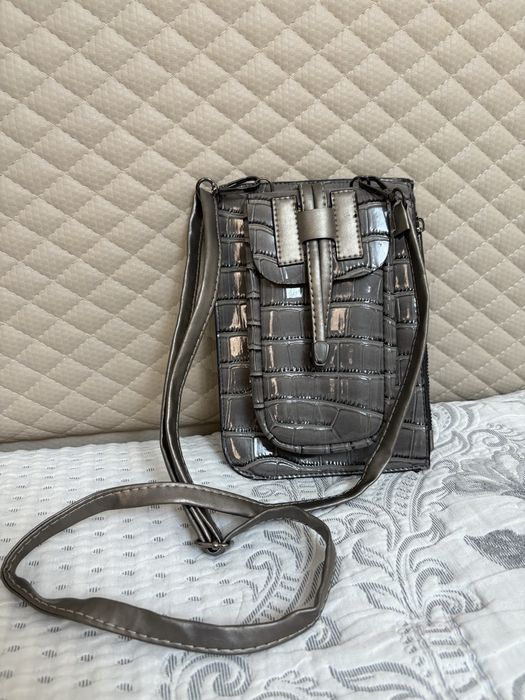 Сумки по 2000 тг