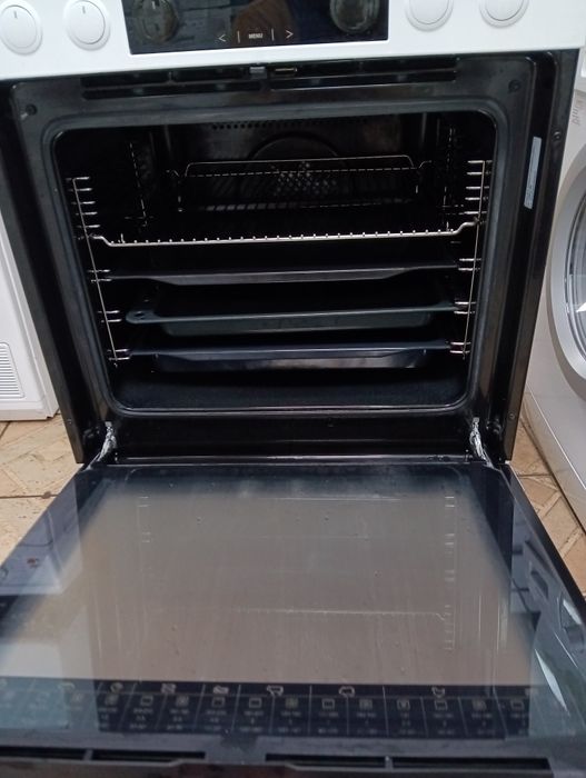 Като нова  печка с керамичен плот Gram с  2 години Гаранция!