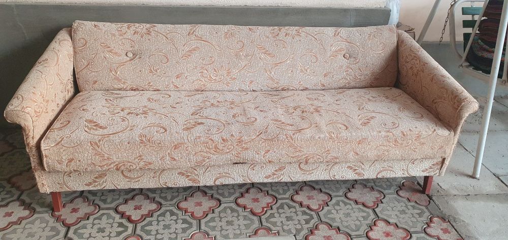 Диван фарични беживый