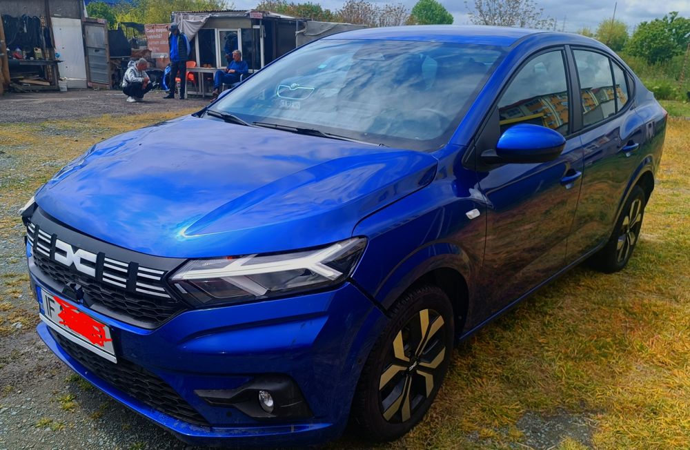 Dacia Logan an 2015 luna 12 AVARIAT
