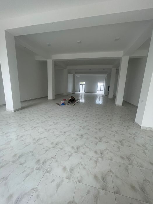 Сдам здание более  1200 кв м 3 этажа в центре города