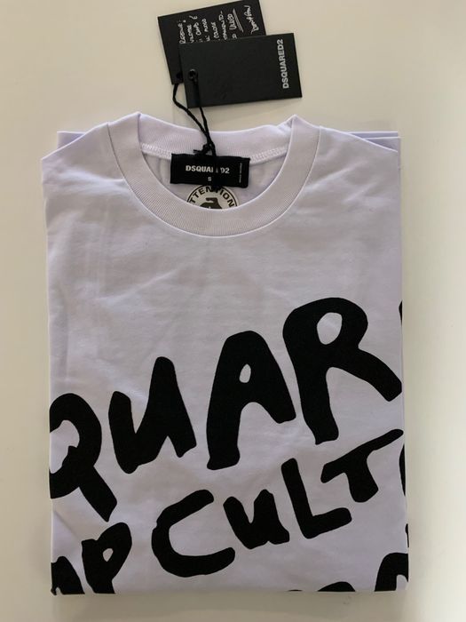 Нови мъжки тениски Dsquared D2 в черно и в бял цвят