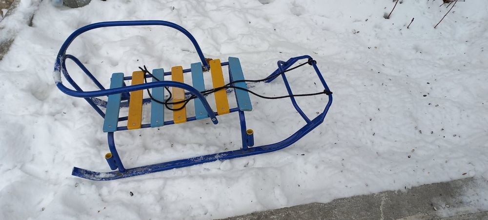 Санки, в отличнои состоянии