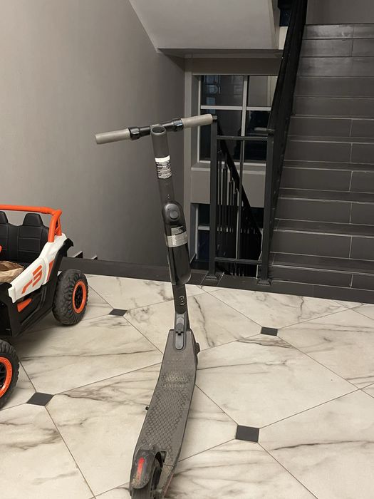 Ninebot Es4,самокат