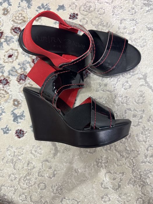 Босоношка платформе