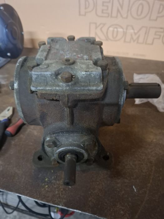 Продам червячный редуктор