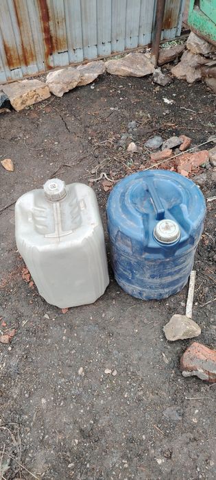 Канистра продам 20л