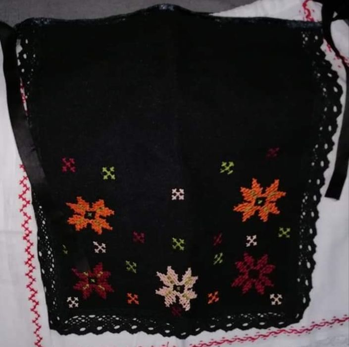 Vând Fote lucrate manual