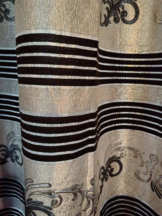 Сребристи завеси