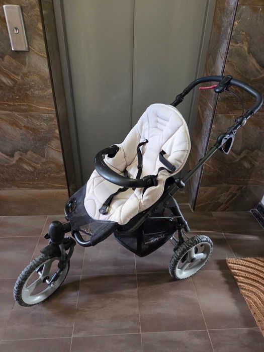 Продавам бебешка количка Bebe Confort HIGH TREK Digital Rain