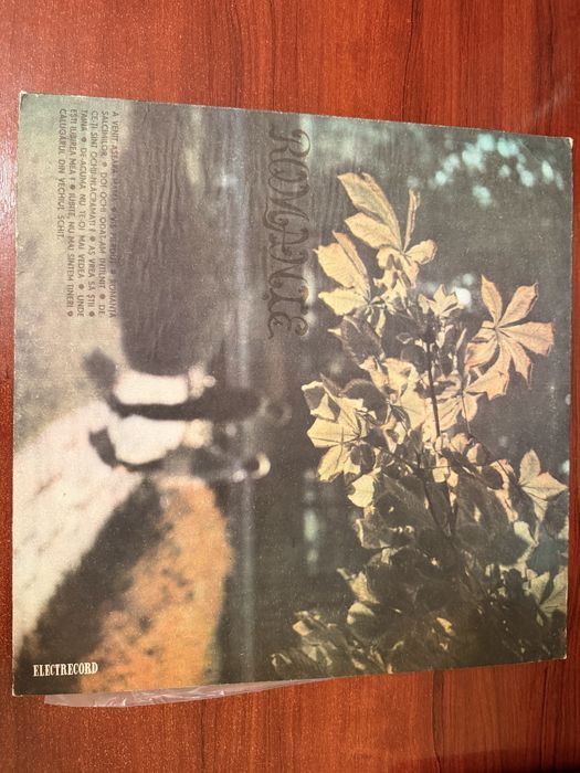 Vând colecție de discuri de vinil