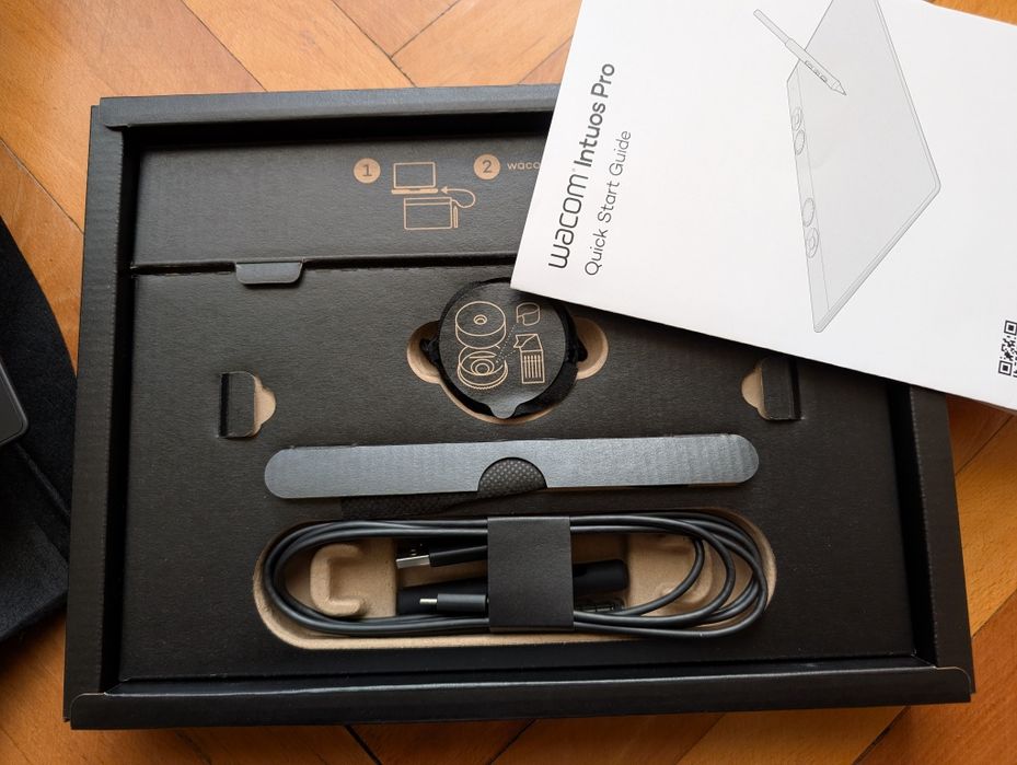 Tableta grafica Wacom Intuos Pro Medium, editare foto, design, grafica
