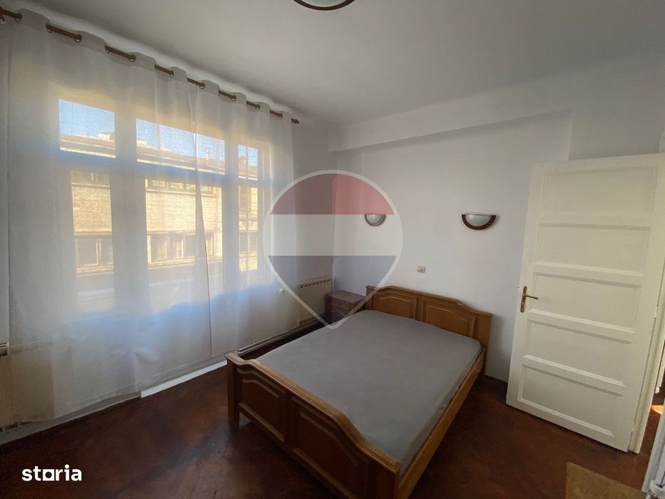 3 camere Centrul Vechi, vedere Calea Victoriei, clădire interbelică