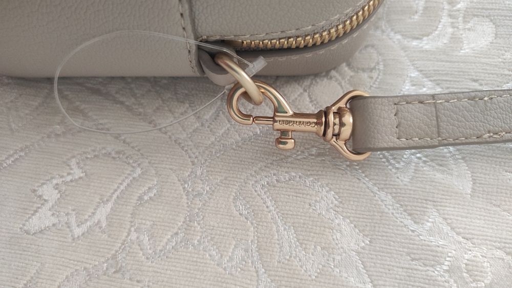 Оригинална дамска чанта Calvin Klein