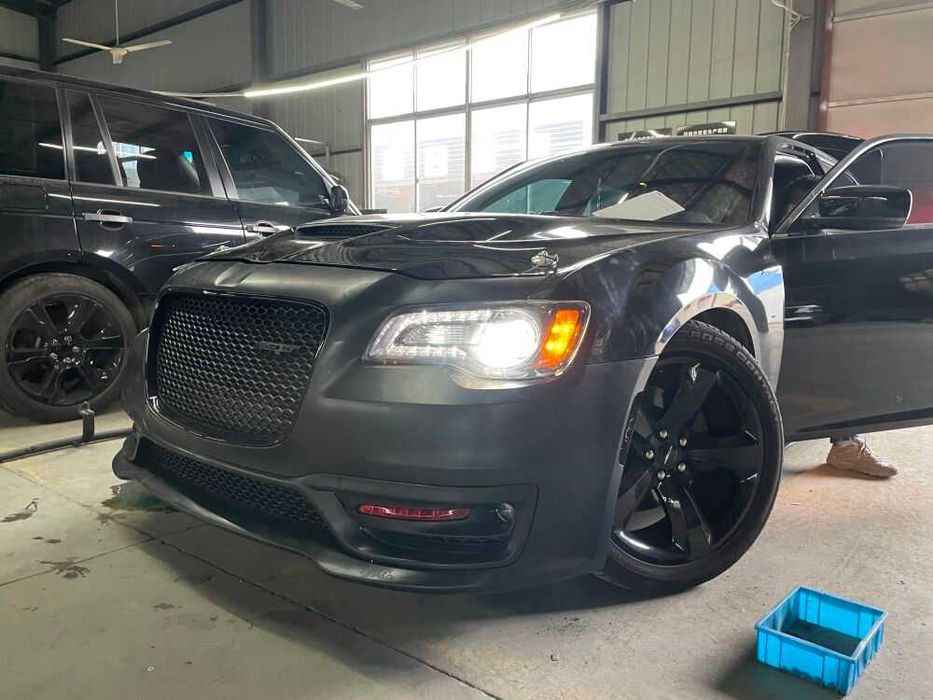 Комплект предна SRT броня с DRL и халогени за Chrysler 300C 2012- 2023