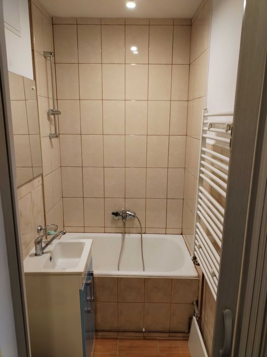 Vand Garsoniera renovata Tractorul, zona Mociulschi