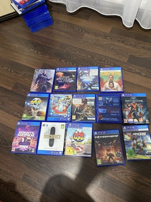 Vând 29 de jocuri pentru PS4!