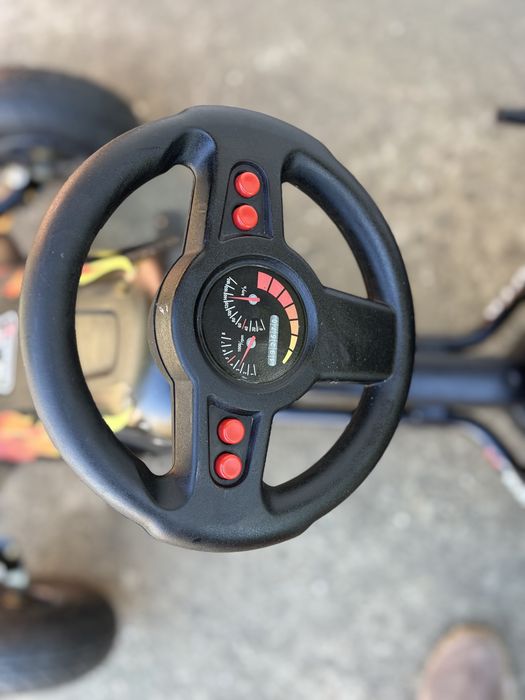 Kart cu pedale / Masina cu pedale