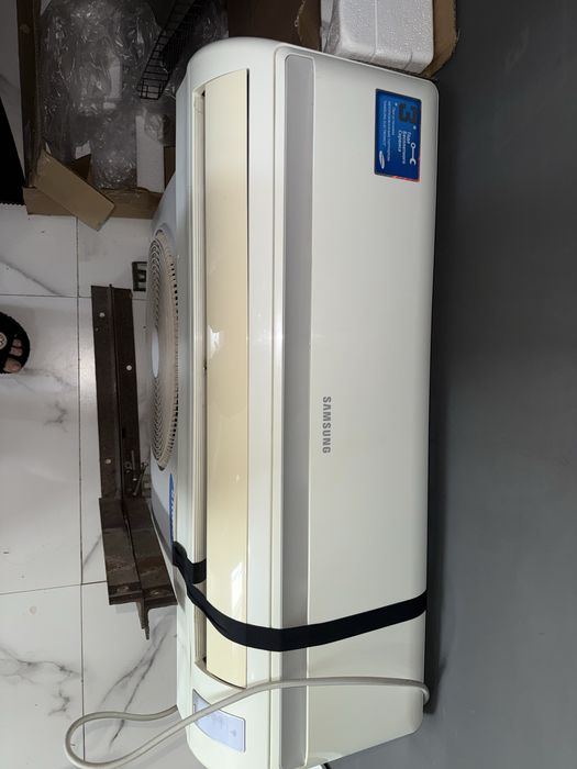 Кондиционер Samsung AQ09UGFX