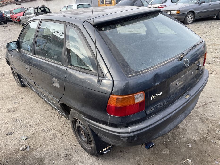 Опел Астра 1.6 75кс 1995г На Части