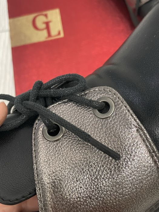 Лоферы черные со шнурком