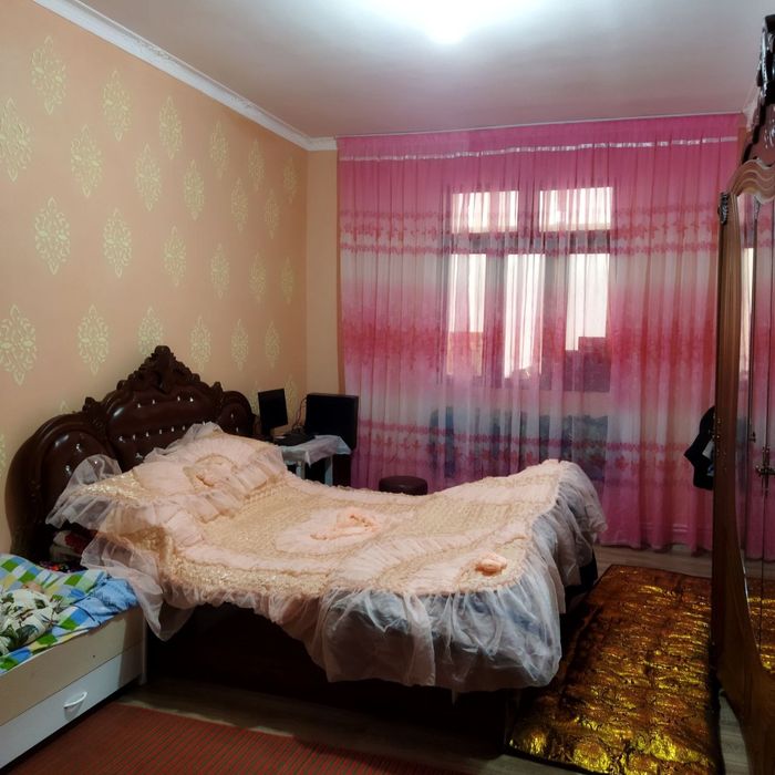 Квартира 4-комнатная  в центре города Кагана  эитный дом