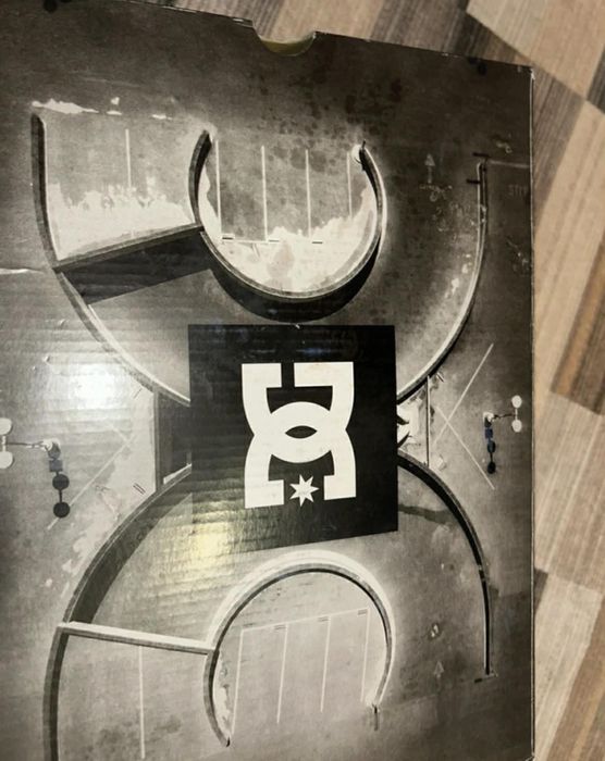 Vand  mărimea 42*universali*