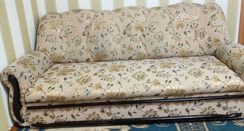 Продам мягкий уголок для гостиной