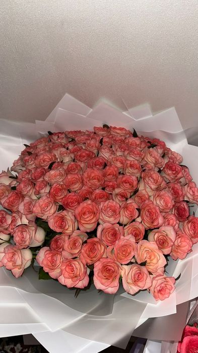 Букет роз. 20 000