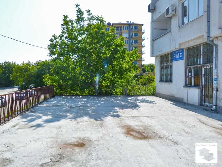 111087 Просторен магазин за продажба, намиращ се в кв. „Зона Б” в град Велико Търново