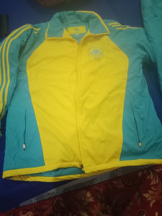 Продам костюм для прогулок