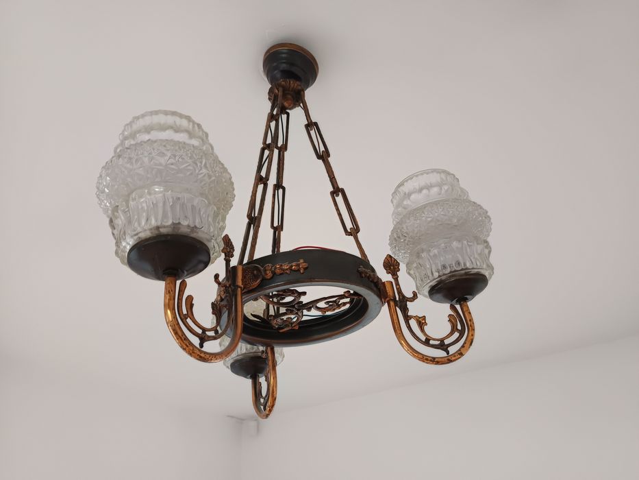 Lustre vintage din fier forjat cu abajur din sticla groasa