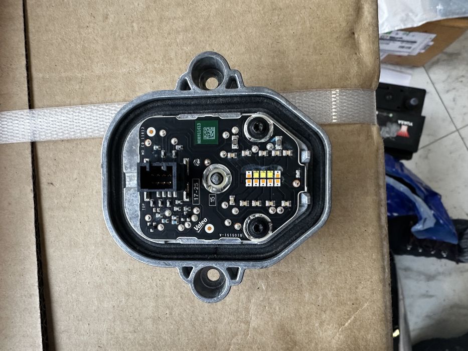 Десен фар волво XC90 2018