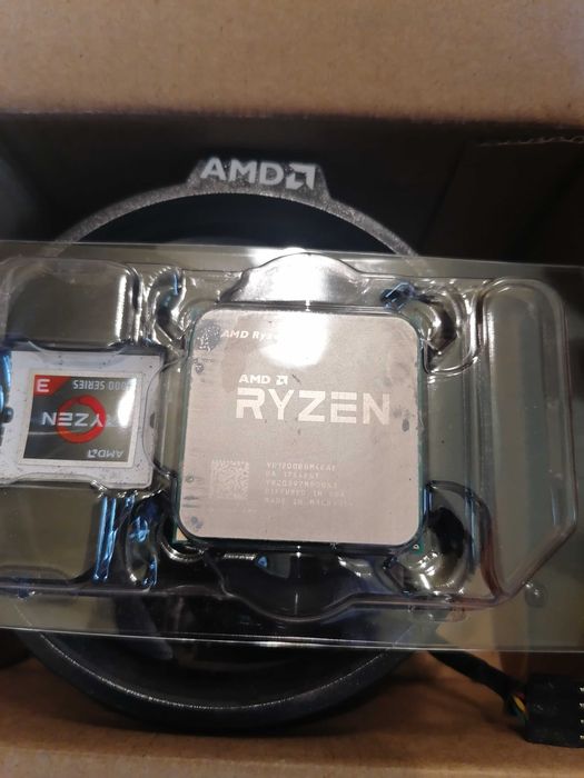 Процесор AMD Ryzen 3