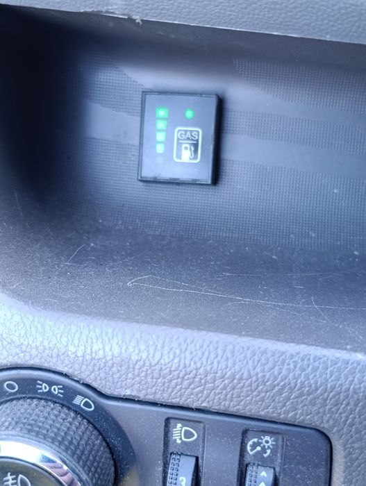 Машину продам ...