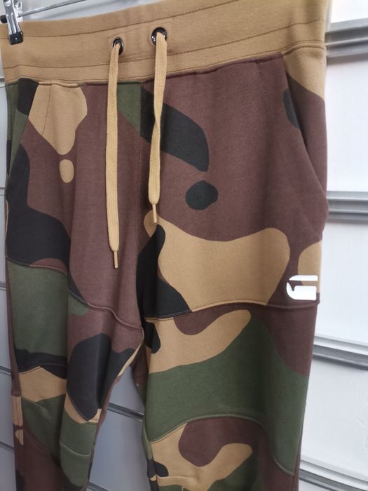 Оригинално долнище G-star Raw Tapered S  ново мъжко камуфлажно camo